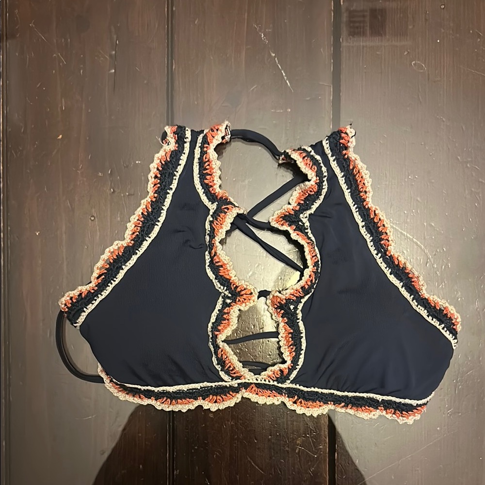 Becca Navy crochet Bikini Top 🌟